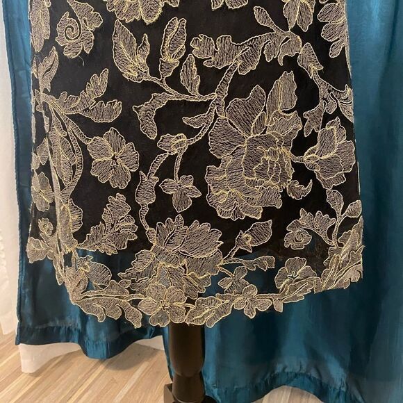 Tadashi Shoji lace dress, size 6 - Picture 9 of 10